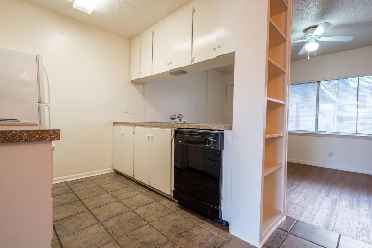 Apartment for rent at 2408 Longview St, Austin, TX 78705