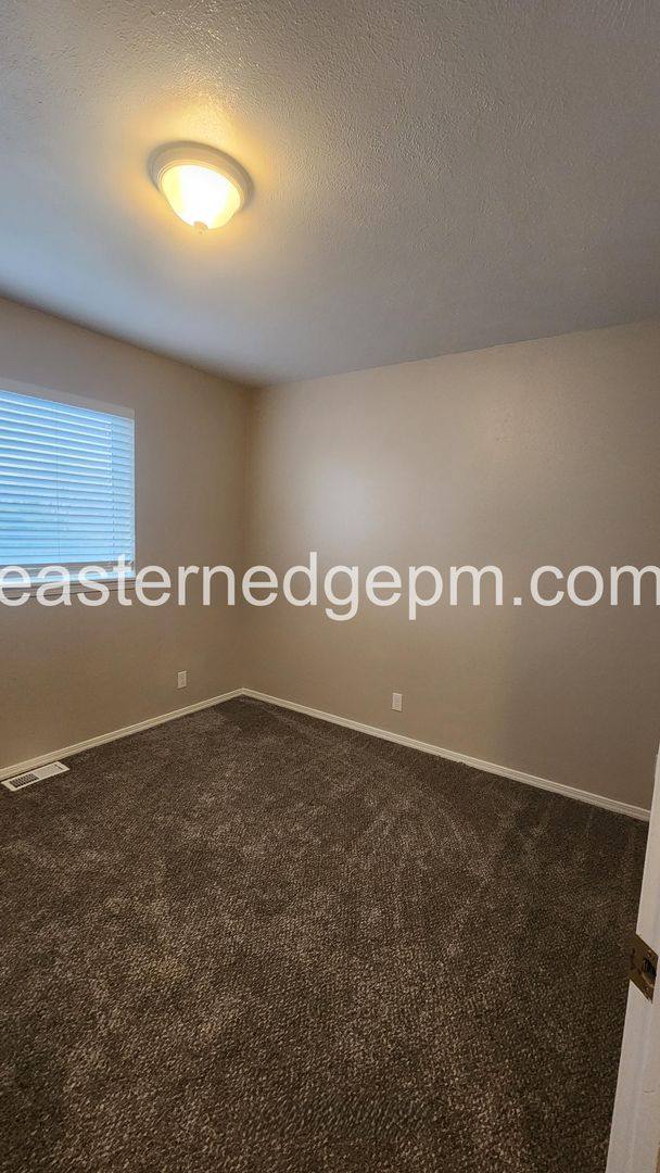 Townhouse for rent at 625 - 755 SW, Ontario, OR 97914
