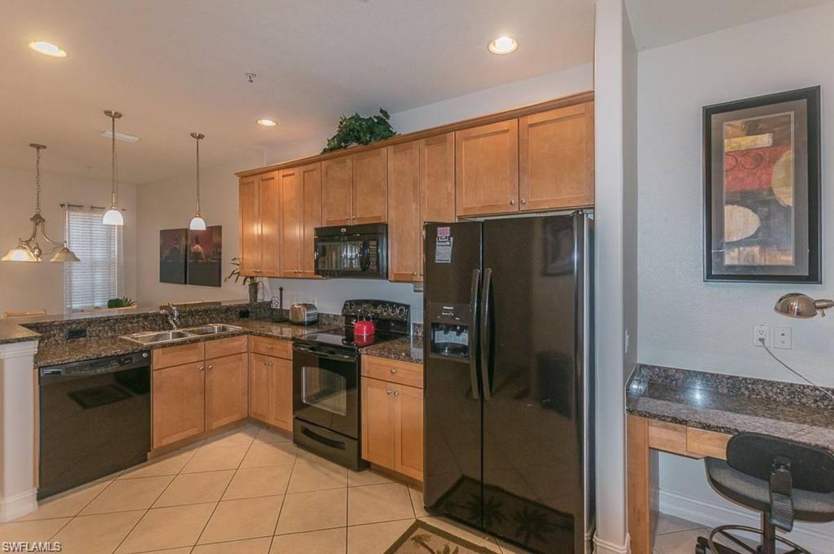 Townhouse for rent at 9102 Chula Vista St, Naples, FL 34113