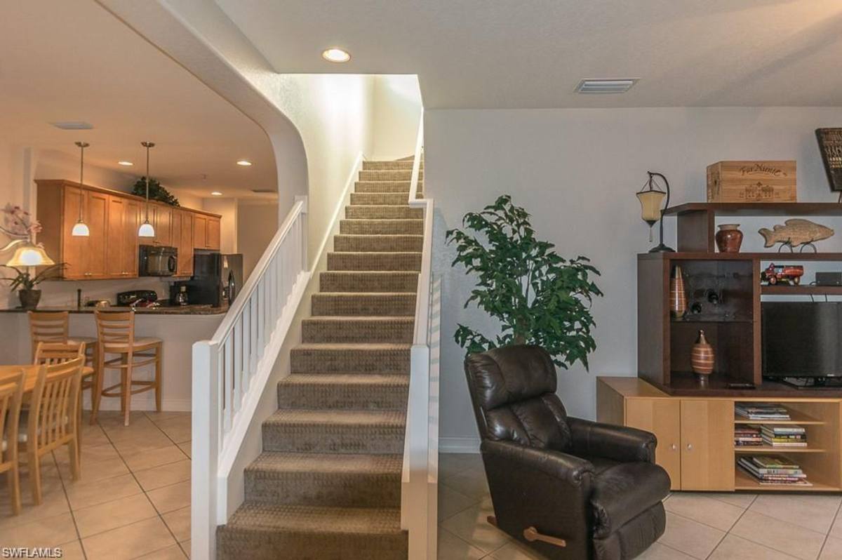 Townhouse for rent at 9102 Chula Vista St, Naples, FL 34113