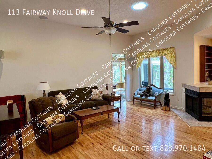 House for rent at 113 Fairway Knoll Dr, Hendersonville, NC 28739
