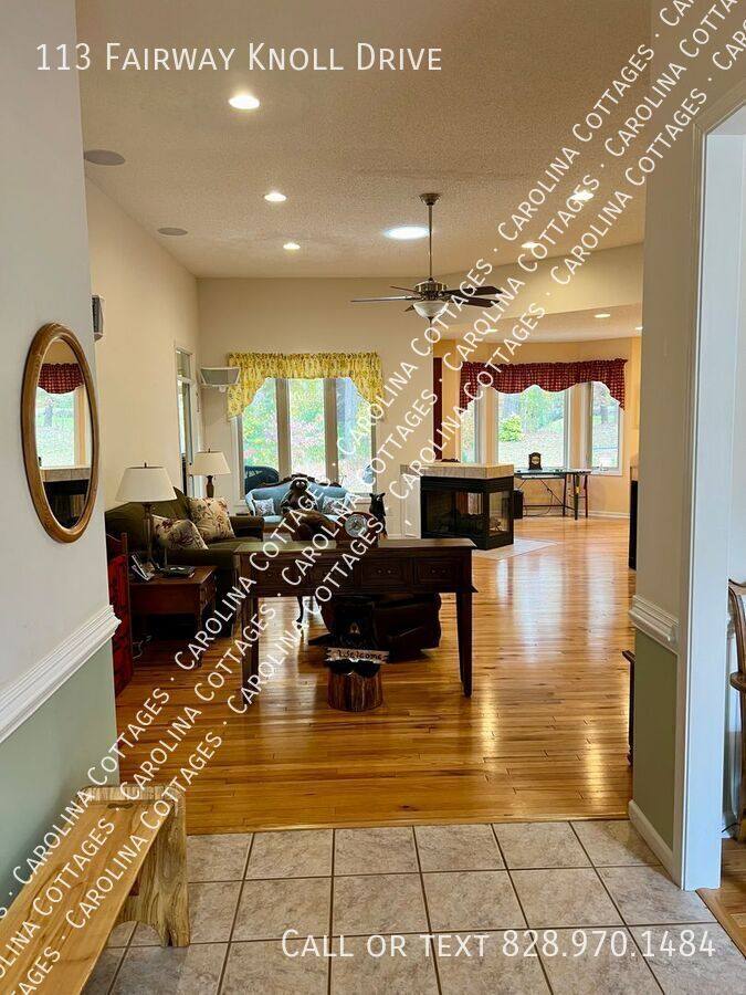 House for rent at 113 Fairway Knoll Dr, Hendersonville, NC 28739