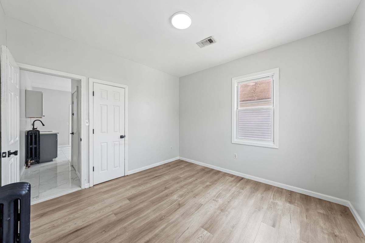 Apartment for rent at 210 W Price St, Linden, NJ 07036