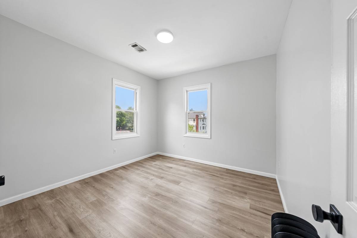 Apartment for rent at 210 W Price St, Linden, NJ 07036