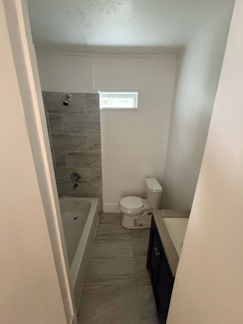 Apartment for rent at 2500 Orange Ave, Beaumont, TX 77701