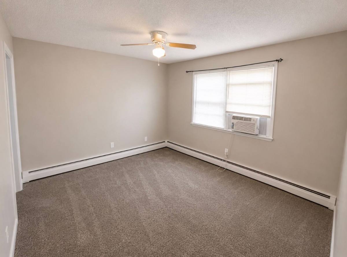 Apartment for rent at 3205 Kingman Blvd, Des Moines, IA 50311