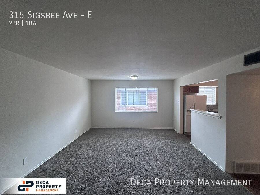 Apartment for rent at 315 Sigsbee Ave E, Saint Louis, MO 63125