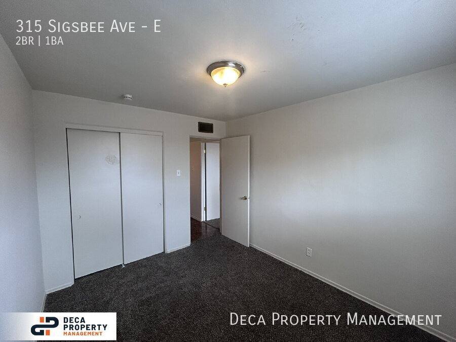 Apartment for rent at 315 Sigsbee Ave E, Saint Louis, MO 63125