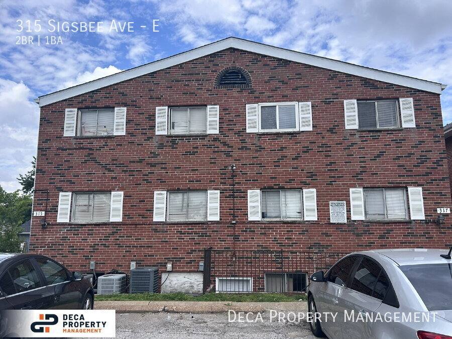 Apartment for rent at 315 Sigsbee Ave E, Saint Louis, MO 63125