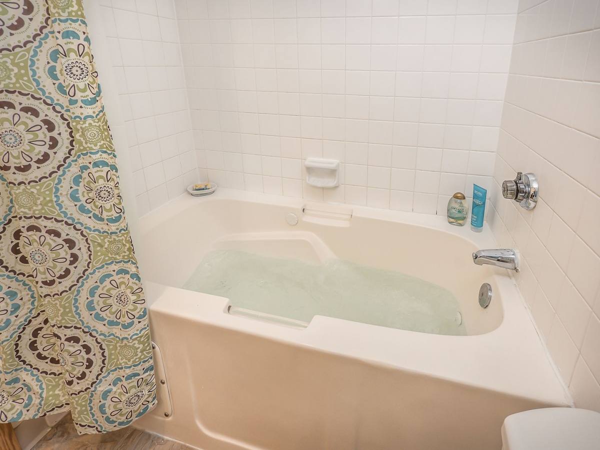 Apartment for rent at 10587 Tigard St, Portland, OR 97223