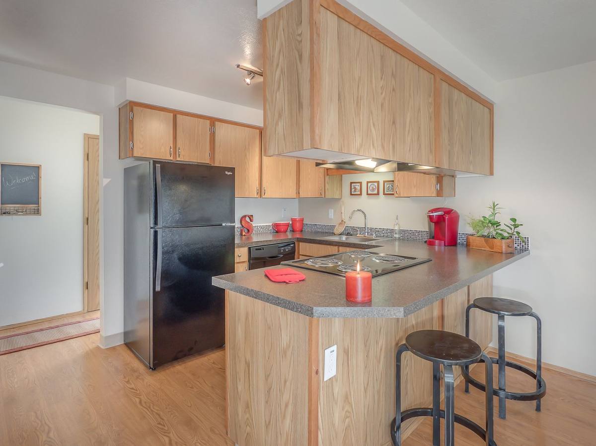 Apartment for rent at 10587 Tigard St, Portland, OR 97223