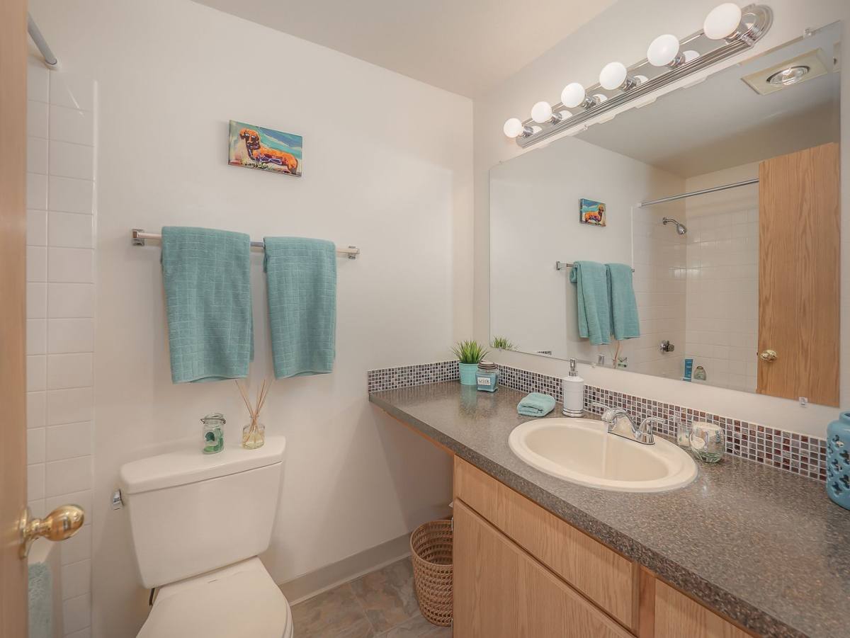 Apartment for rent at 10587 Tigard St, Portland, OR 97223