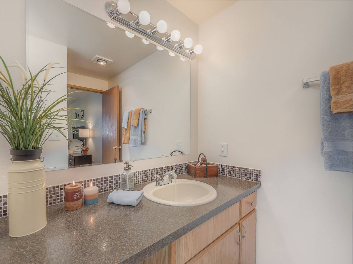 Apartment for rent at 10587 Tigard St, Portland, OR 97223