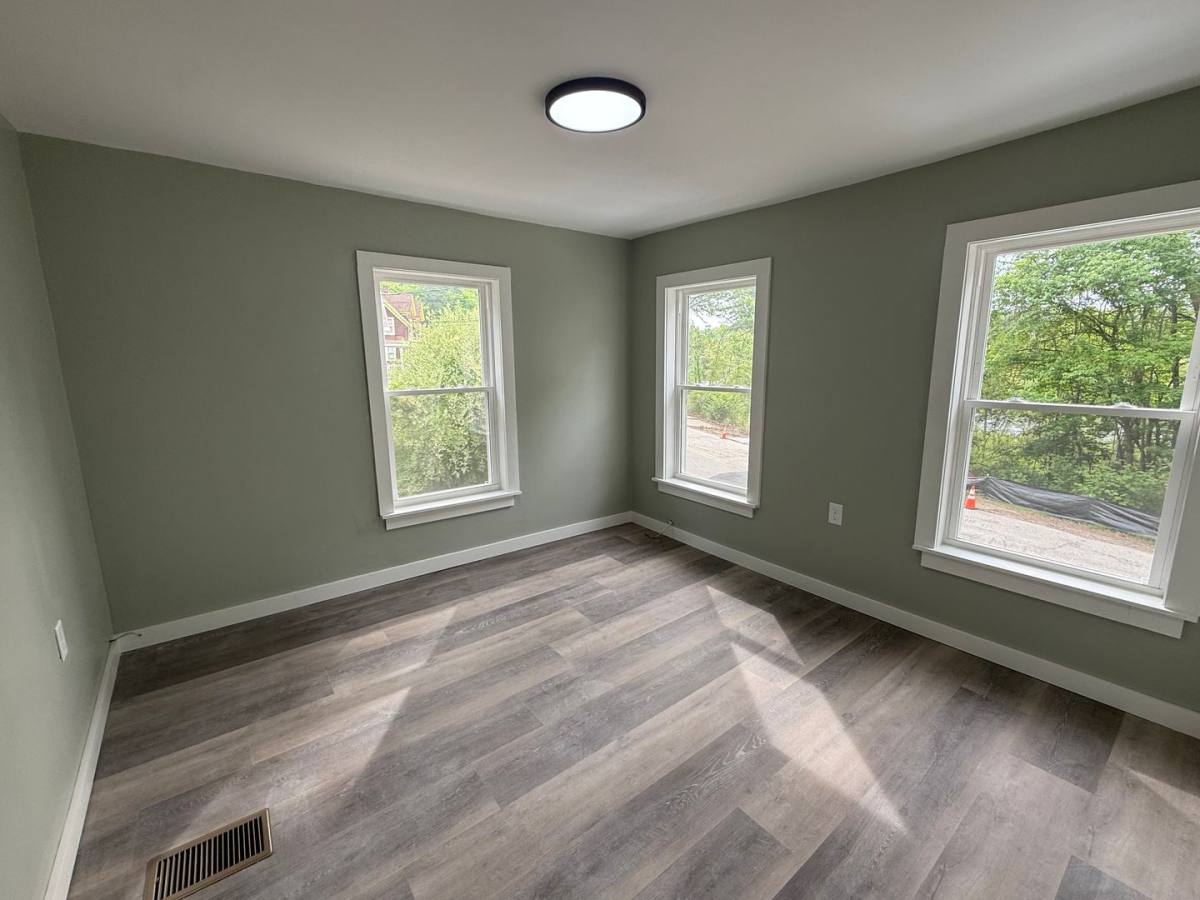 Apartment for rent at 186 W Bow St, Franklin, NH 03235