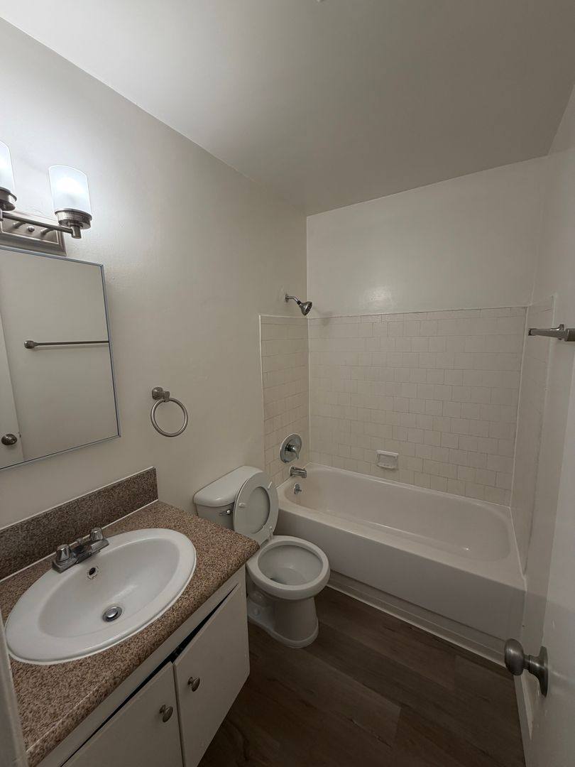 Apartment for rent at 501 Temple Ave, Long Beach, CA 90814