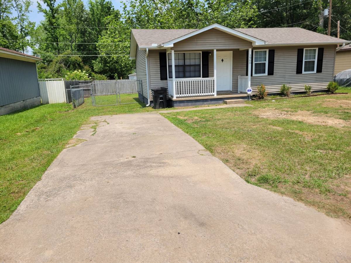 House for rent at 1900 Kelly Dr, Jacksonville, AR 72076