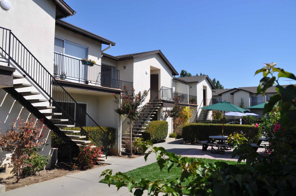 Apartment for rent at 240 Hollis Ave #4, Campbell, CA 95008