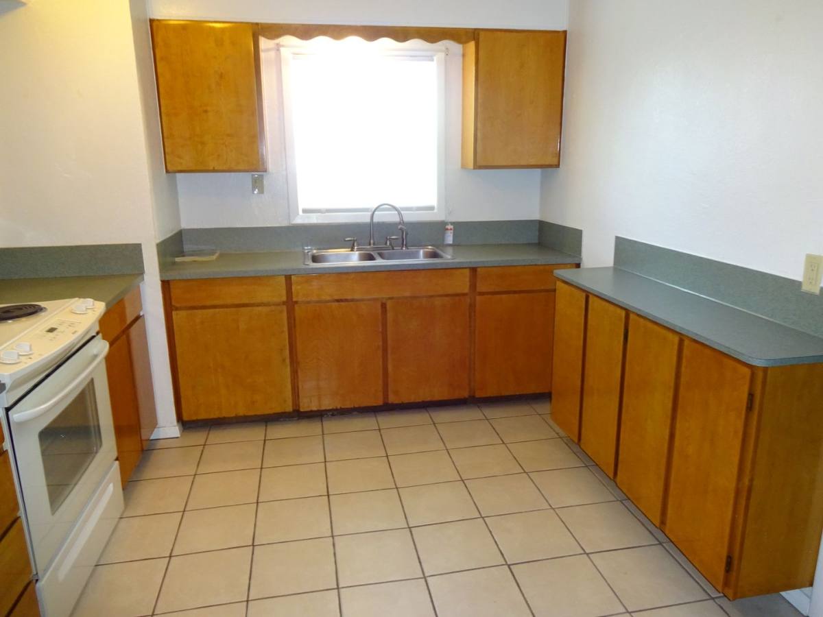 House for rent at 1732 G St, Springfield, OR 97478