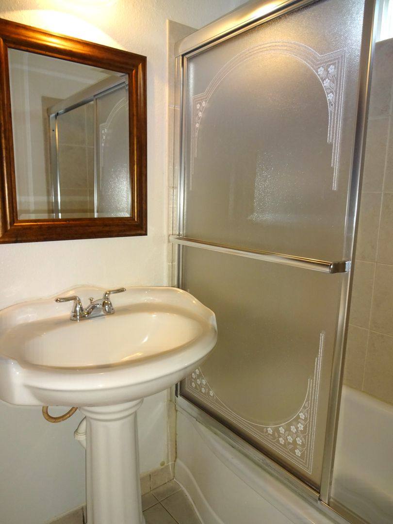 House for rent at 1732 G St, Springfield, OR 97478