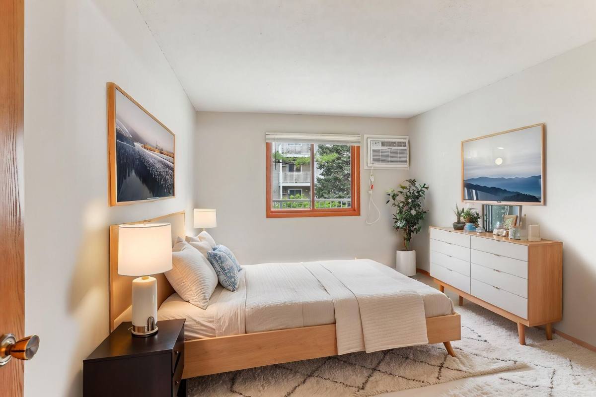 Apartment for rent at 2300-2350 Ridge Dr, Minneapolis, MN 55416