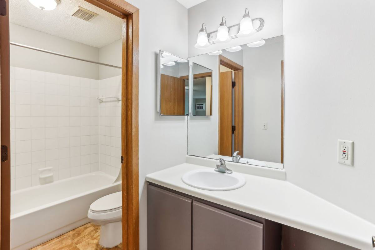 Apartment for rent at 2300-2350 Ridge Dr, Minneapolis, MN 55416