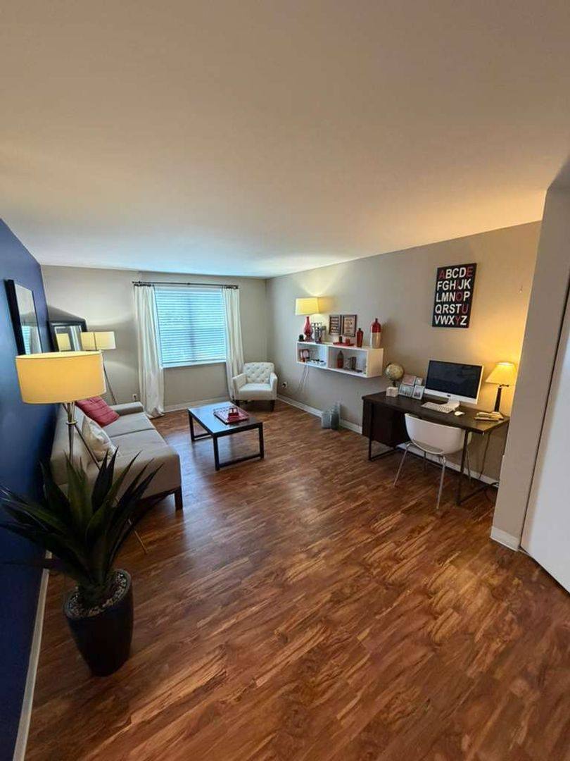 Apartment for rent at 1360 Presidential Dr, Columbus, OH 43212