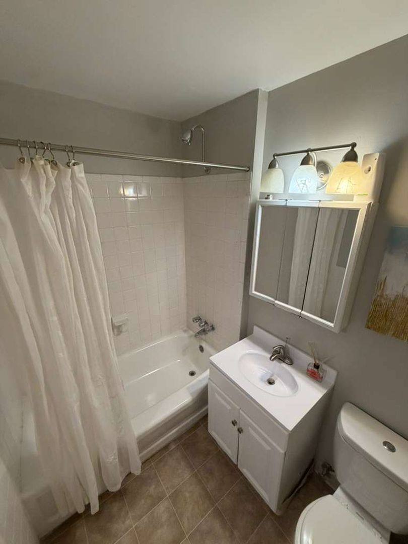 Apartment for rent at 1360 Presidential Dr, Columbus, OH 43212