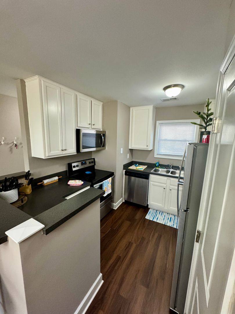 Apartment for rent at 226 Edgewater Lane, West Columbia, SC 29169