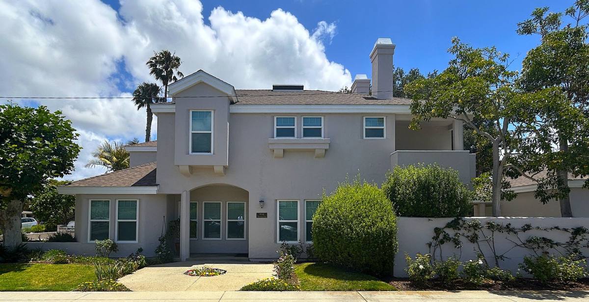 House for rent at 1938 Westminister Ave, Costa Mesa, CA 92627