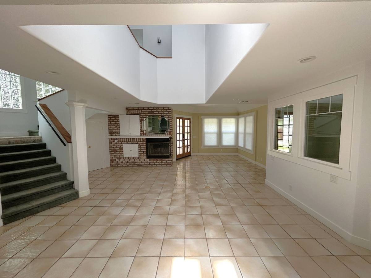 House for rent at 1938 Westminister Ave, Costa Mesa, CA 92627