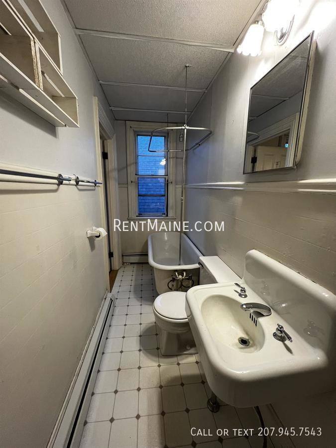Apartment for rent at 269 French St #C, Bangor, ME 04401