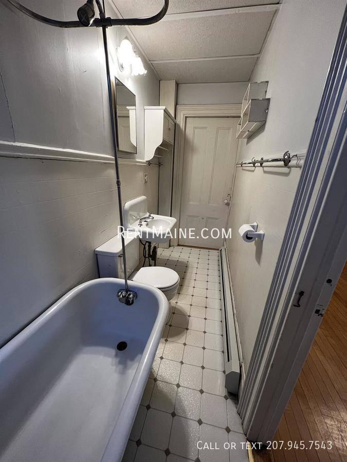 Apartment for rent at 269 French St #C, Bangor, ME 04401