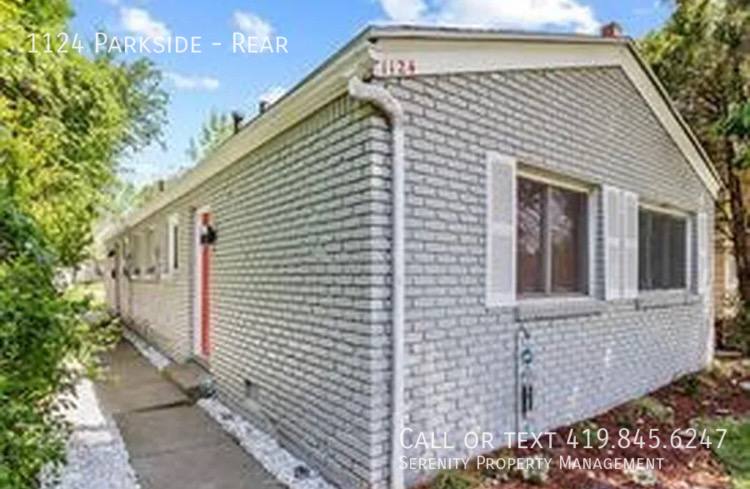 Apartment for rent at 1124 Parkside #REAR, Toledo, OH 43607