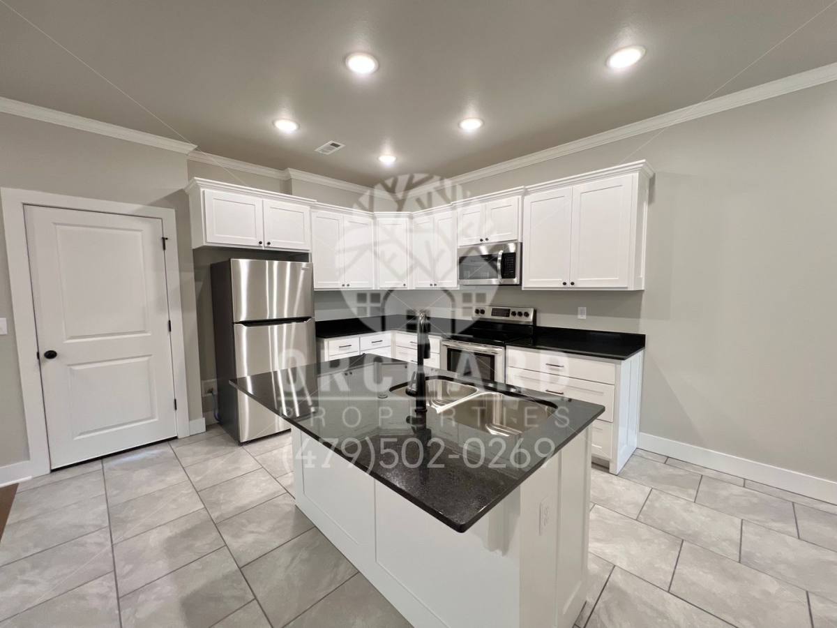 Apartment for rent at 592 Bradford Dr, Springdale, AR 72762