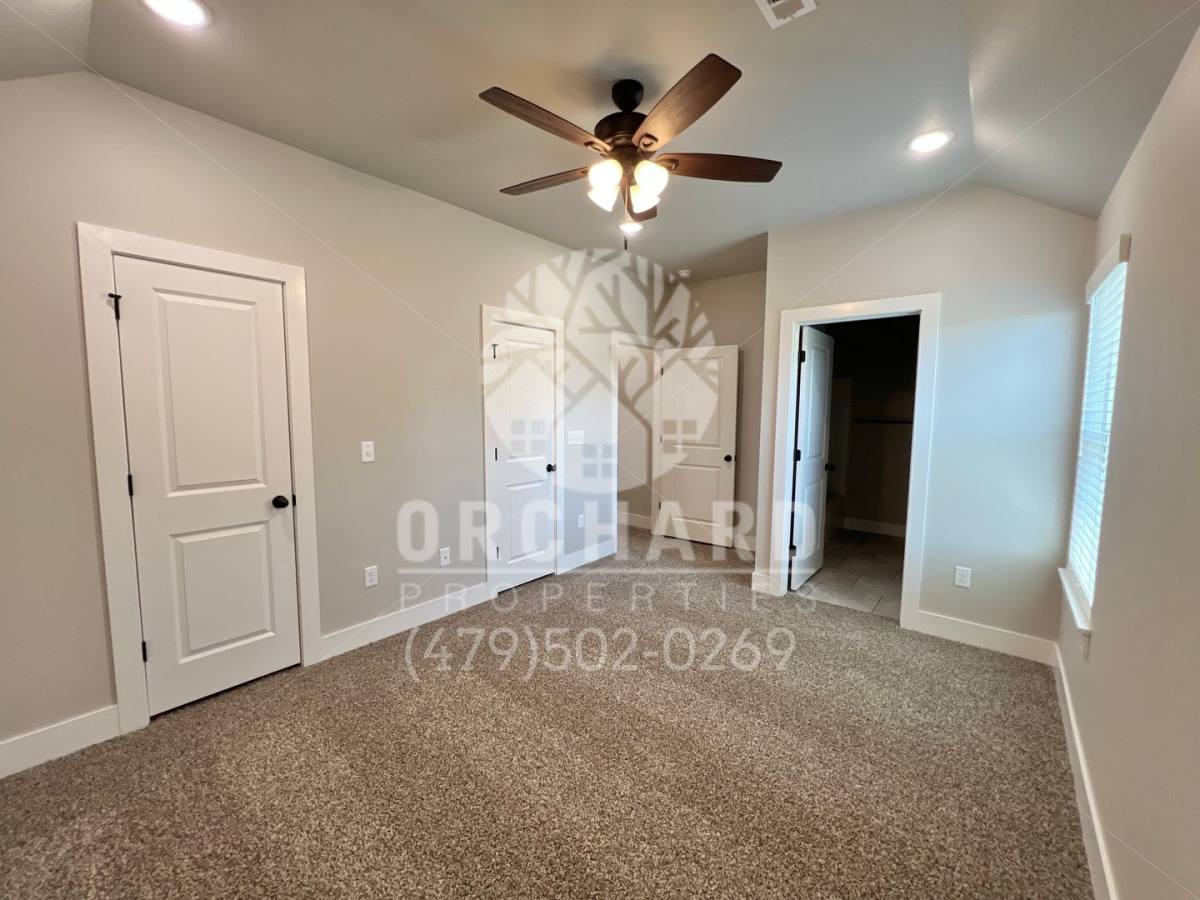 Apartment for rent at 592 Bradford Dr, Springdale, AR 72762