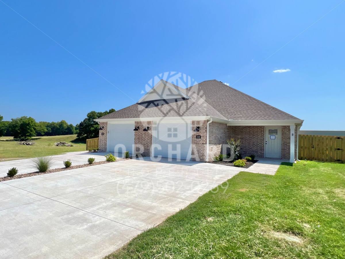 Apartment for rent at 592 Bradford Dr, Springdale, AR 72762