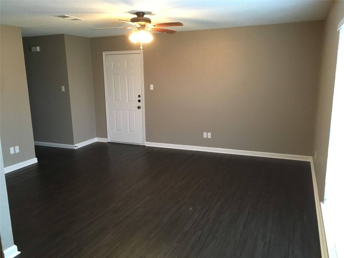 Apartment for rent at 141 W Canton, Palmer, TX 75152