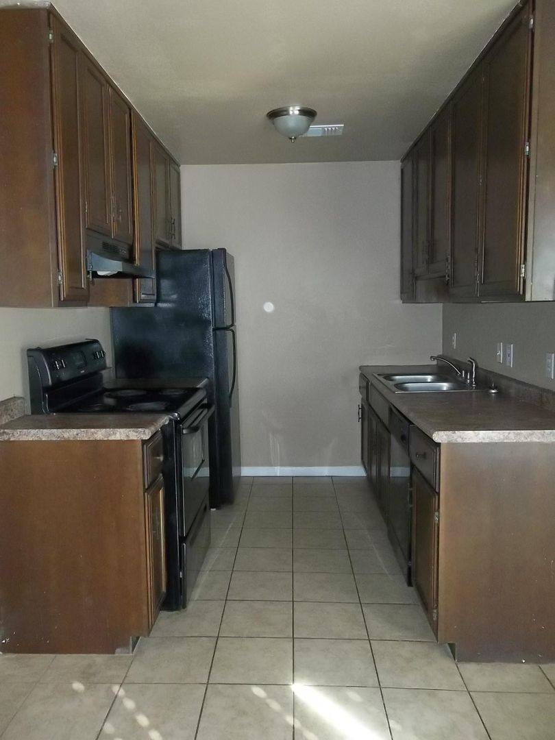 Apartment for rent at 141 W Canton, Palmer, TX 75152