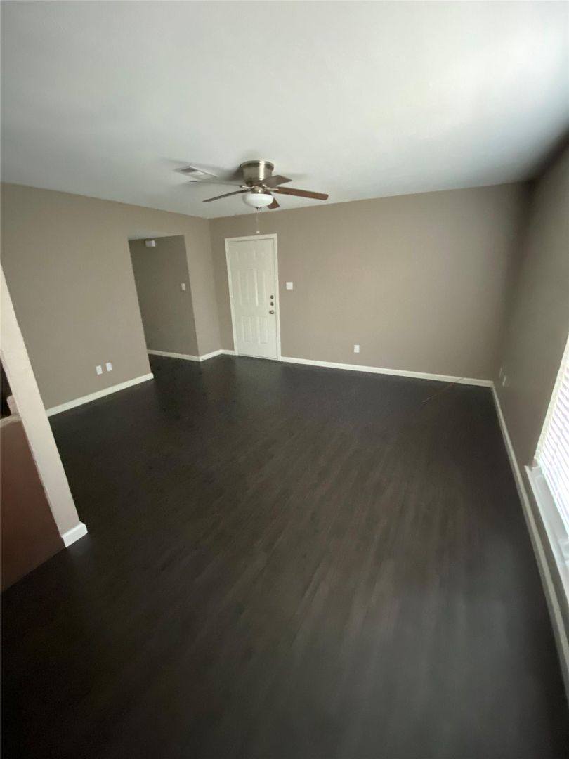 Apartment for rent at 141 W Canton, Palmer, TX 75152
