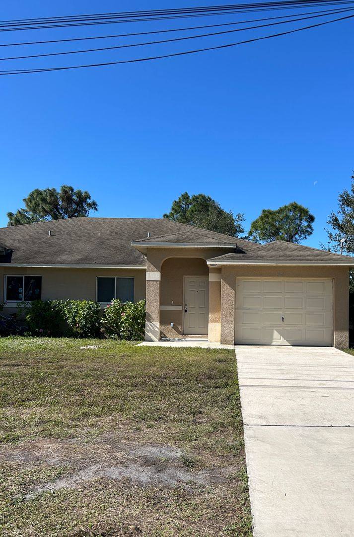 Townhouse for rent at 346 Bell Blvd S, Lehigh Acres, FL 33974