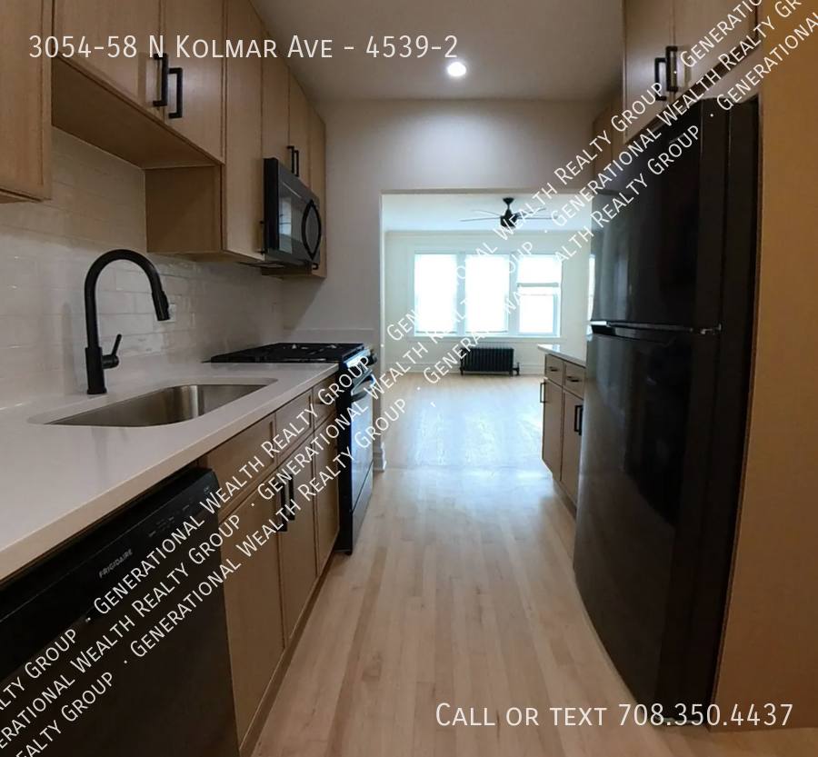 Apartment for rent at 3054-58 N Kolmar Ave #2, Chicago, IL 60641