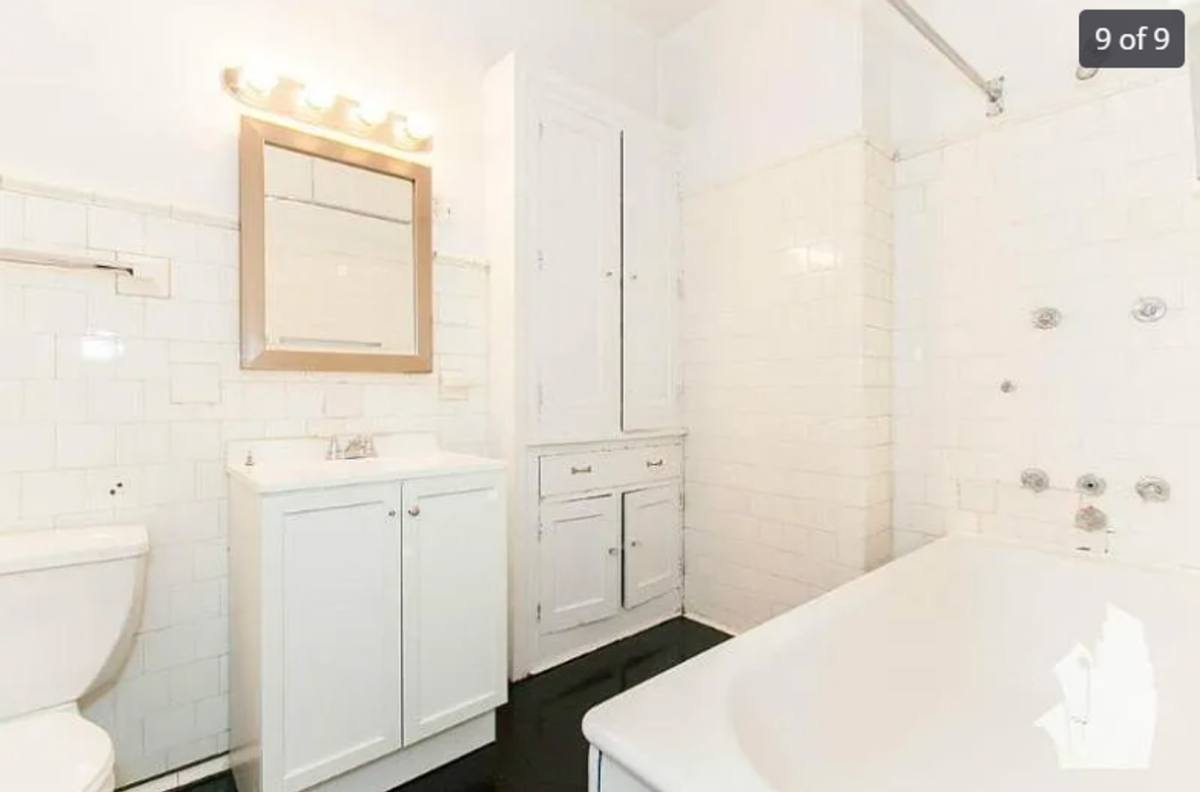 Apartment for rent at 445 Wmelrose St, Chicago, IL 60657