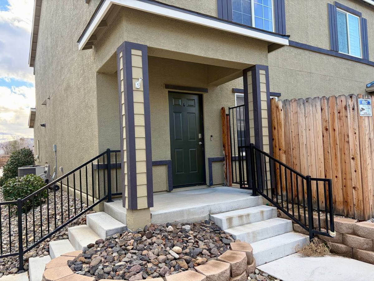 Townhouse for rent at 529 Autumn Breeze Circle, Reno, NV 89511