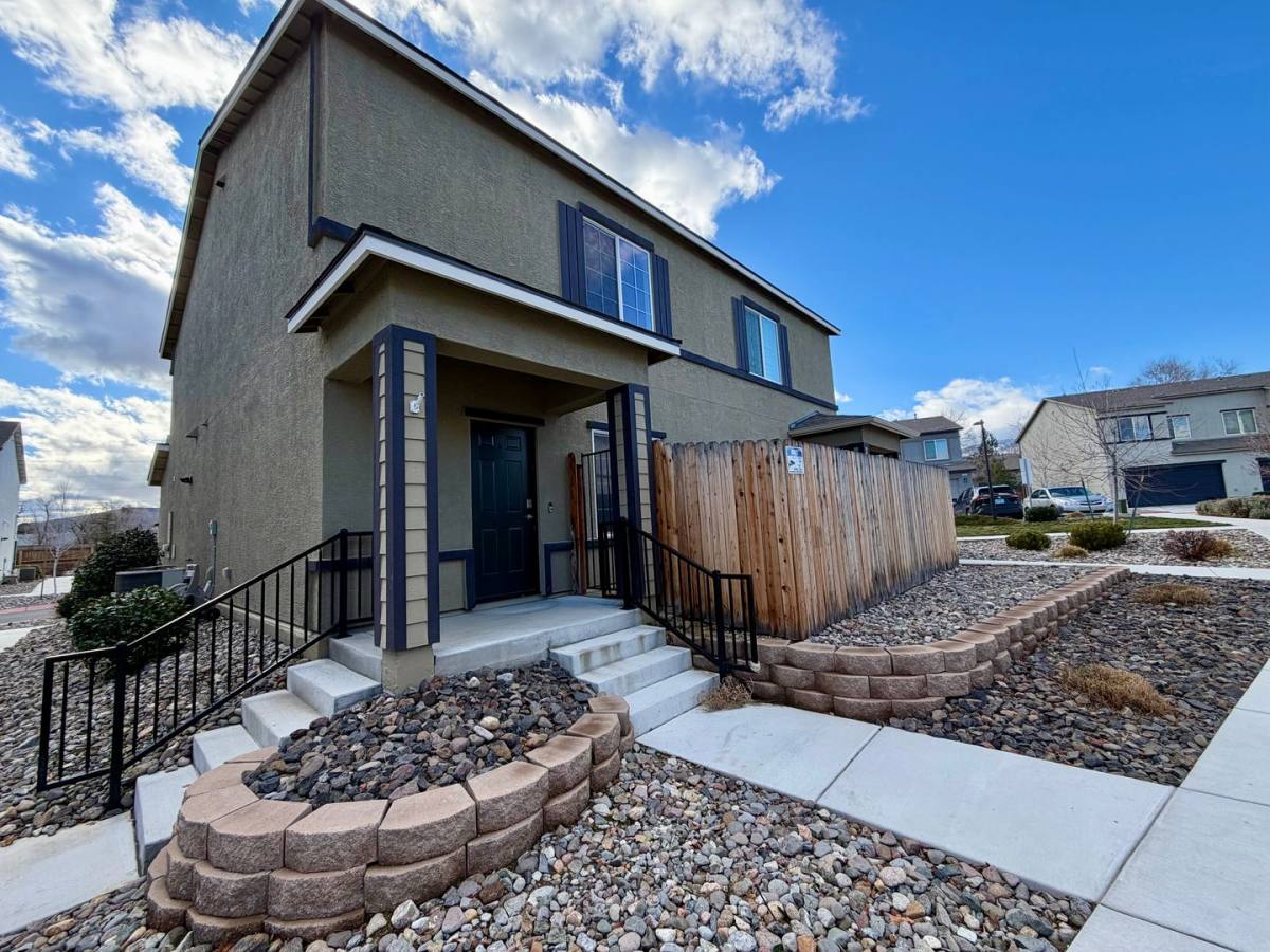 Townhouse for rent at 529 Autumn Breeze Circle, Reno, NV 89511