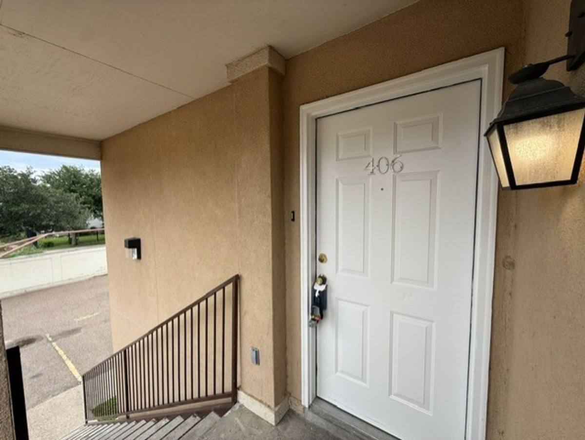 Apartment for rent at 2720 Camelot, Laredo, TX 78041
