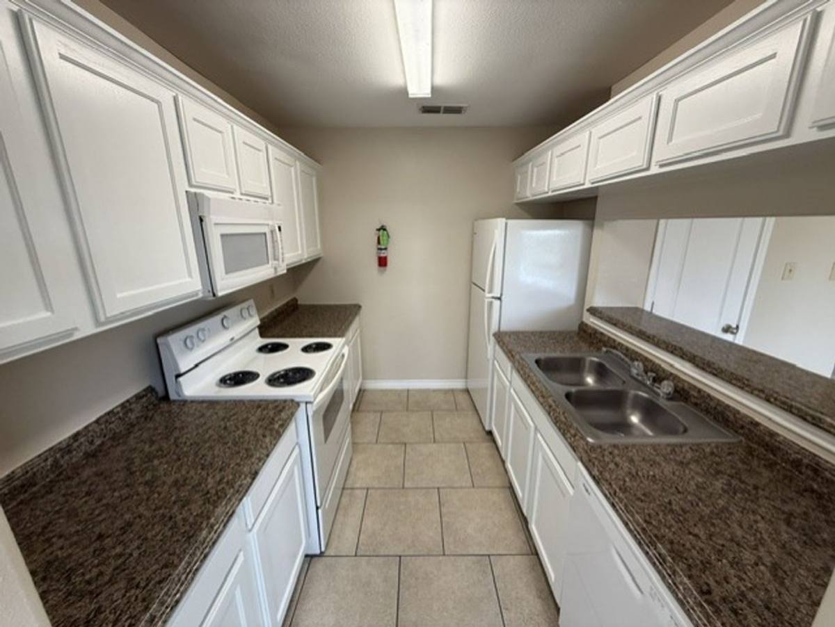 Apartment for rent at 2720 Camelot, Laredo, TX 78041