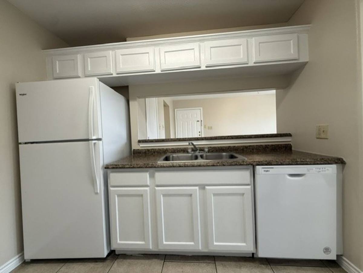 Apartment for rent at 2720 Camelot, Laredo, TX 78041