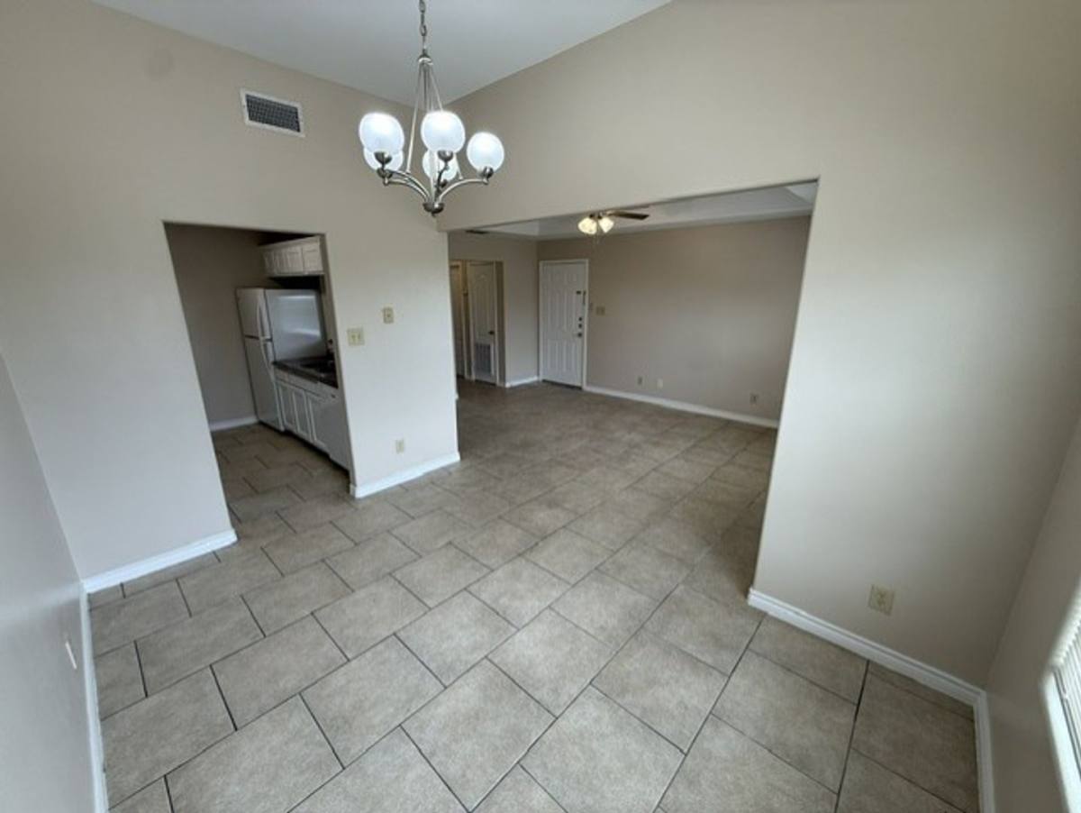 Apartment for rent at 2720 Camelot, Laredo, TX 78041