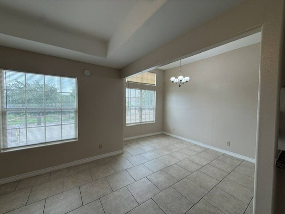 Apartment for rent at 2720 Camelot, Laredo, TX 78041