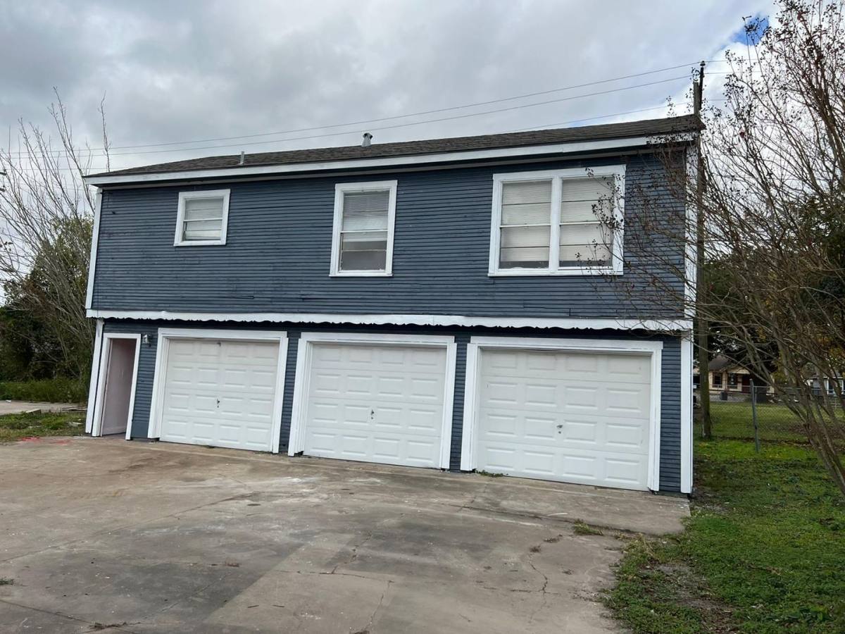 Apartment for rent at 4019 Procter St, Port Arthur, TX 77642